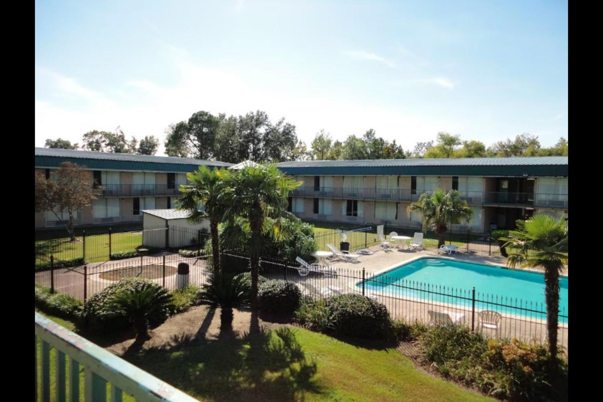 Oyo Hotel Audubon Baton Rouge Port Allen I-10 Exterior photo